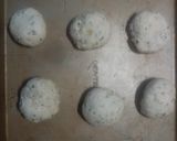 Foto del paso 2 de la receta: * Pancitos de cebolla, ajo, orégano y queso *