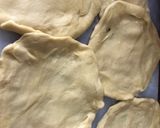 Foto langkah ke 4 dari resep Roti Cane Gulai Sapi Khas Pontianak.