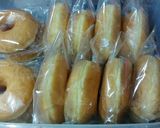 Foto langkah ke 6 dari resep Donat Empuk, Menul, Lembut tanpa Kentang.