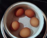 Gambar langkah 1 resipi Telur Sambal.