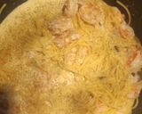 Foto del paso 3 de la receta: Pasta con langostinos