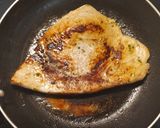 Foto del paso 2 de la receta: Pez espada a la plancha con ajo y perejil