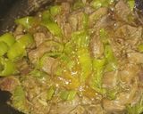 صورة لخطوة 2 من وصفة كبد خروف مع البصل والفلفل الحلو بنننننة!!!🍖🥩🍖🥩🥘