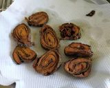 A picture of step 4 of Deep Fry Arbi Patra.
