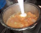 Foto del passaggio 2 della ricetta Vellutata di zucca e carote