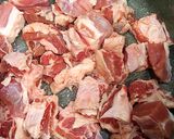 Hình bước làm 1 của món Bò sốt vang nhanh gọn