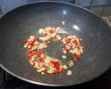 Foto del paso 1 de la receta: Tirabuzones con pollo y algo más