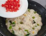 A picture of step 5 of Rava Upma.