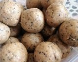ગોળ લાડવા (Jaggery Ladoo Recipe In Gujarati) રેસીપી સ્ટેપ4ફોટો