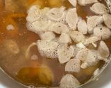 Foto langkah ke 3 dari resep Easy Cooking: Simple Chicken Soup.