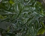 Foto langkah ke 1 dari resep Miso Soup.