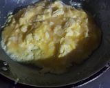 A picture of step 5 of Super Tasty Garlic Omelette.
