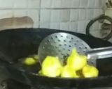 A picture of step 8 of Dahi vada recipe.