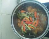 Foto langkah ke 7 dari resep Sop ikan kakap merah.