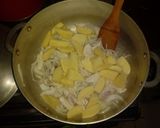 Foto del paso 2 de la receta: Estofado de pollo con vino blanco
