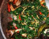 Foto langkah ke 3 dari resep Tumis Daun Pepaya.