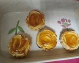Foto del paso 6 de la receta: "Rosas de manzana" con obleas y natilla