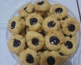 Foto langkah ke 4 dari resep Thumprid Toping Blueberry or Coklat Dcc.