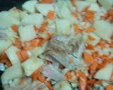 Foto del paso 4 de la receta: Atún rojo a la olla con papas y garbanzos!!