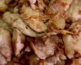 รูปขั้นตอนการทำที่ 2 ของ หมูทอดกระเทียมพริกไทย สูตรสมัยเรียน