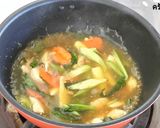 รูปขั้นตอนการทำที่ 5 ของ ราดหน้าไก่ หมี่กรอบ ไข่ดาว