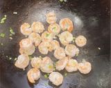 A picture of step 3 of Scrambled Eggs with Shrimp (虾仁滑蛋).