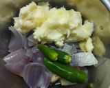 A picture of step 1 of Methi Chicken Malai.