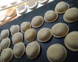 Foto del paso 5 de la receta: Sorrentinos caseros de jamón y muzzarela
