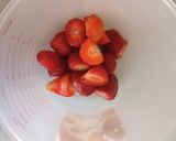 Foto del paso 2 de la receta: Bebida de fresa tropical🍓🍊🍋