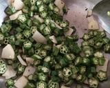 A picture of step 2 of Bhindi fry.