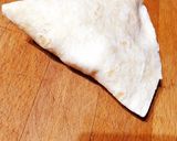Une image de l'étape 2 de Pizzas 🍕 wrap en triangles 😋 au poulet cheddar.