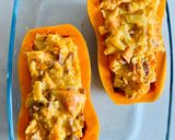 Une image de l'étape 4 de Butternut farcie lardons & oignons gratinée raclette.