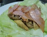 Foto del paso 6 de la receta: Wrap🌮de lechuga🥙de pollo, jamón🌯y cebolla caramelizada🥬🧅🍗🥓🍯🥙