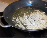 Foto del paso 3 de la receta: Cuscús con abadejo y langostinos