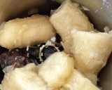 A picture of step 2 of Dates and banana shake.