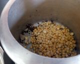 A picture of step 3 of Chana dal pulao.