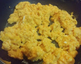 Foto del paso 4 de la receta: Huevos revueltos con tomate
