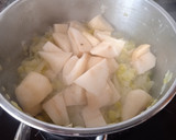 Foto del paso 2 de la receta: Puré de puerros y pera