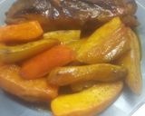 Foto del paso 4 de la receta: Chuletas caramelizadas con verduras al horno