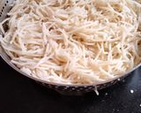 A picture of step 1 of Mushroom Hakka noodles.