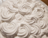 Foto del paso 5 de la receta: Mini torta decorada para cumple🎈🎂
