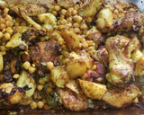 Foto del paso 6 de la receta: Pollo al horno con patatas y garbanzos al curry