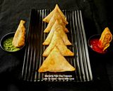 A picture of step 6 of Chana dal Onion Patti Samosa.