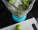 Foto del paso 2 de la receta: Agua fresca de limón 🍋y hierbabuena 🌱