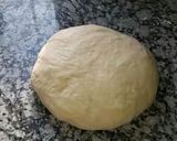Foto del paso 1 de la receta: Medialunas de manteca