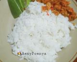 Foto langkah ke 5 dari resep Nasi Sambal Tempe goreng.