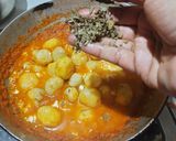 A picture of step 6 of Dum aloo.