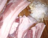 Hình bước làm 1 của món Thịt ba chỉ lắc quất