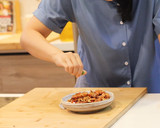 Foto langkah ke 8 dari resep Udang Bawang Goreng Sambal Embe.