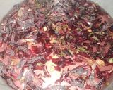 A picture of step 1 of Mint hibiscus juice.